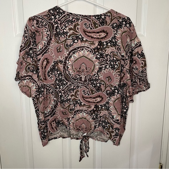Lord and Taylor Design Lab Paisley tie front blouse. 1X - Picture 5 of 8